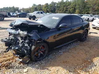 2019 Alfa Romeo Giulia Ti z VIN ZARFANBN9K7622240, wystawiony jako Copart lot #42926845 z przebiegiem Nie podano mil oraz Szkoda całkowita • Salvage title. Historia ofert i sprzedaży dostępna na DreamBid. Obrazek 1.