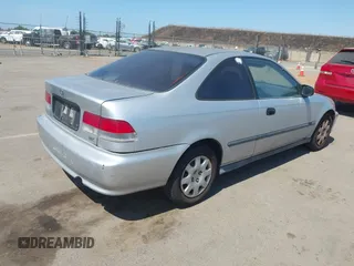 2000 Honda Civic DX z VIN 1HGEJ6221YL019348, wystawiony jako IAAI lot #42430704 z przebiegiem 218 349 mil mil oraz . Historia ofert i sprzedaży dostępna na DreamBid. Obrazek 4.