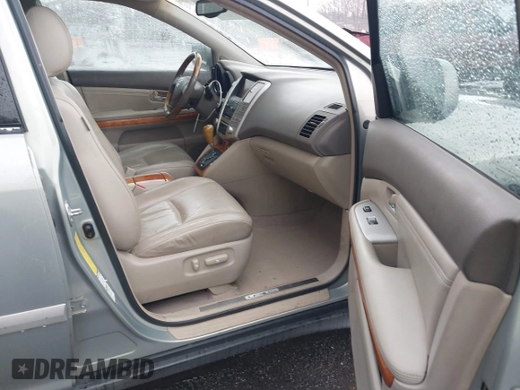 2004 Lexus RX 330 with VIN 2T2HA31U64C014723, listed as a IAAI auction lot 41946435 with 137,073 mi miles. Bid and sale history available at carsss.com. Image 5.