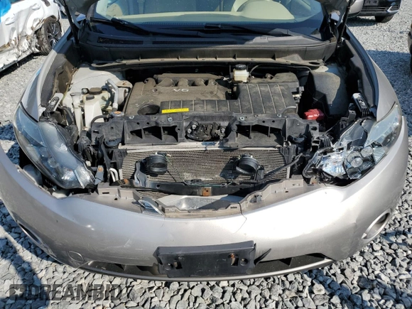 2010 Nissan Murano SL z VIN JN8AZ1MW2AW125891, wystawiony jako Copart lot #59665025 z przebiegiem 82 680 mil mil oraz Czysty tytuł • Clean title. Historia ofert i sprzedaży dostępna na DreamBid. Obrazek 12.