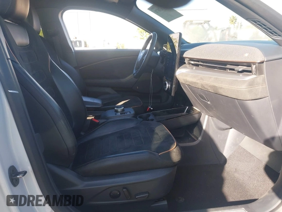 2023 Ford Mustang Mach-E GT z VIN 3FMTK4SE4PMA54704, wystawiony jako IAAI lot #42163871 z przebiegiem 67 987 mil mil oraz . Historia ofert i sprzedaży dostępna na DreamBid. Obrazek 5.