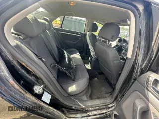 2006 Volkswagen Jetta z VIN 3VWRF31K56M604489, wystawiony jako Copart lot #61240034 z przebiegiem 136 199 mil mil oraz Szkoda całkowita • Salvage title. Historia ofert i sprzedaży dostępna na DreamBid. Obrazek 10.