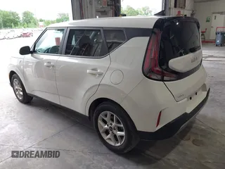 2024 Kia Soul S with VIN KNDJ23AU1R7237456, listed as a IAAI auction lot 42349274 with 18,668 mi miles and . Bid and sale history available at DreamBid. Image 3.