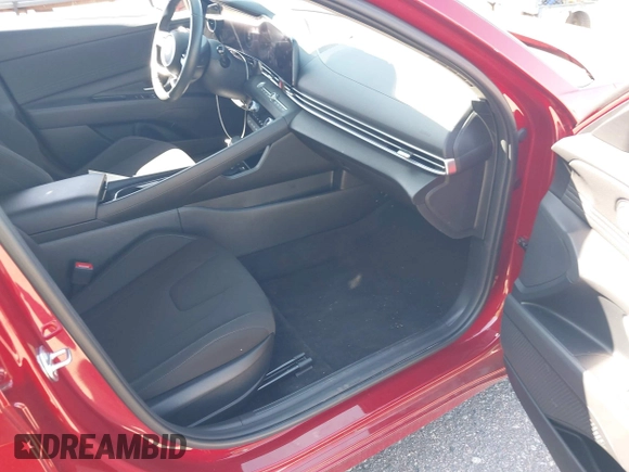 2025 Hyundai Elantra SEL Convenience with VIN KMHLS4DG0SU861661, listed as a IAAI auction lot 42178392 with 20,518 mi miles and . Bid and sale history available at DreamBid. Image 5.