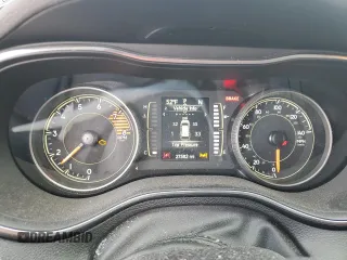 2021 Jeep Cherokee Latitude Lux with VIN 1C4PJLMX8MD144043, listed as a Copart auction lot 45337245 with 27,582 mi miles and Salvage Title. Bid and sale history available at carsss.com. Image 9.