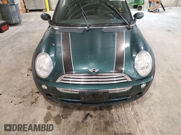 2008 MINI Convertible z VIN WMWRF33538TG18390, wystawiony jako Copart lot #84453434 z przebiegiem Nie podano mil oraz Tytuł czysty. Historia ofert i sprzedaży dostępna na DreamBid. Obrazek 11.