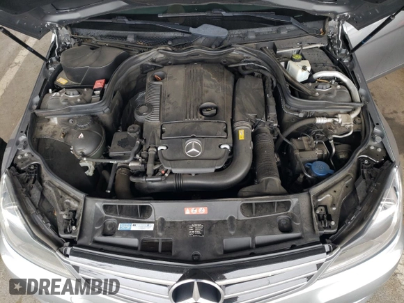 2014 Mercedes-Benz C 250 Sport z VIN WDDGF4HB8EG217004, wystawiony jako Copart lot #58807465 z przebiegiem 81 687 mil mil oraz Szkoda całkowita • Salvage title. Historia ofert i sprzedaży dostępna na DreamBid. Obrazek 11.