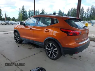 2017 Nissan Rogue Sport SL with VIN JN1BJ1CR7HW106222, listed as a IAAI auction lot 42085022 with 87,389 mi miles. Bid and sale history available at carsss.com. Image 3.
