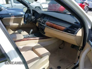 2007 BMW X5 3.0si z VIN 4USFE435X7LY80508, wystawiony jako IAAI lot #42126085 z przebiegiem 168 711 mil mil oraz . Historia ofert i sprzedaży dostępna na DreamBid. Obrazek 5.