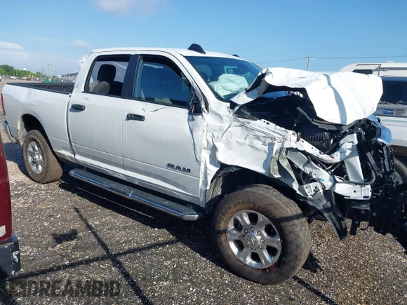 2024 Ram 2500 Big Horn with VIN 3C6UR5DJ3RG366512, listed as a IAAI auction lot 42509617 with 17,854 mi miles and . Bid and sale history available at DreamBid. Image 1.