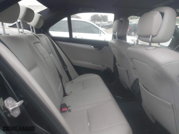 2009 Mercedes-Benz C-Class 3.0L Sport with VIN WDDGF54X19F207143, listed as a IAAI auction lot 41718227 with 128,147 mi miles. Bid and sale history available at carsss.com. Image 8.