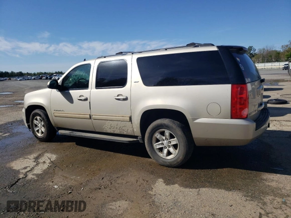2014 GMC Yukon XL SLT with VIN 1GKS1KE07ER102364, listed as a Copart auction lot 85727664 with 235,595 mi miles and Salvage Title. Bid and sale history available at carsss.com. Image 2.