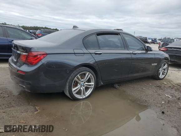 2013 BMW 7 Series 750Li z VIN WBAYE8C57DD133232, wystawiony jako Copart lot #86054494 z przebiegiem 118 438 mil mil oraz Szkoda całkowita • Salvage title. Historia ofert i sprzedaży dostępna na DreamBid. Obrazek 3.