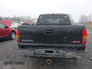 2005 GMC Sierra 1500 SLT z VIN 2GTEK13T351137747, wystawiony jako IAAI lot #41912153 z przebiegiem 247 344 mil mil oraz . Historia ofert i sprzedaży dostępna na DreamBid. Obrazek 16.