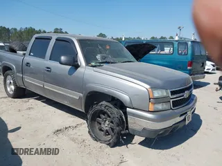 2006 Chevrolet Silverado 1500 LT1 with VIN 2GCEK13TX61172965, listed as a IAAI auction lot 41671673 with 238,965 mi miles. Bid and sale history available at carsss.com. Image 1.