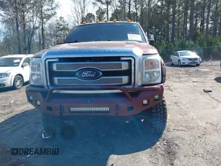 2015 Ford F-250 Lariat z VIN 1FT7W2BT5FEA79838, wystawiony jako IAAI lot #41655574 z przebiegiem 228 737 mil mil oraz . Historia ofert i sprzedaży dostępna na DreamBid. Obrazek 6.