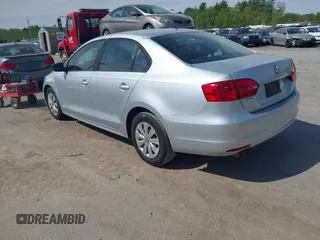 2012 Volkswagen Jetta S с VIN 3VW2K7AJ0CM310389, выставлен на аукционе IAAI как лот 42263766 с пробегом 159 706 миль миль и . История ставок и продаж доступна на DreamBid. Изображение 3.