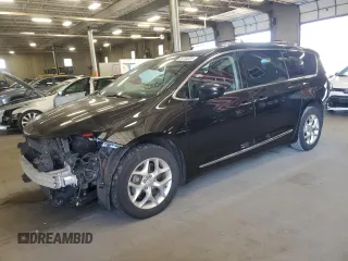 2018 Chrysler Pacifica Touring L Plus z VIN 2C4RC1EG3JR294883, wystawiony jako Copart lot #55734335 z przebiegiem 103 935 mil mil oraz Szkoda całkowita • Salvage title. Historia ofert i sprzedaży dostępna na DreamBid. Obrazek 1.