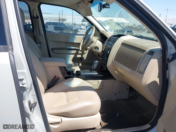 2008 Ford Escape Limited with VIN 1FMCU04188KB76343, listed as a IAAI auction lot 41975218 with 258,847 mi miles. Bid and sale history available at carsss.com. Image 5.