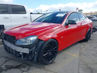 2013 Mercedes-Benz C 250 z VIN WDDGJ4HB3DG060396, wystawiony jako IAAI lot #41519502 z przebiegiem 119 252 mil mil oraz . Historia ofert i sprzedaży dostępna na DreamBid. Obrazek 2.