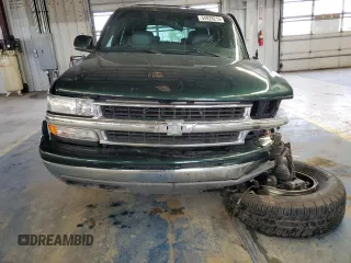 2001 Chevrolet Tahoe LT z VIN 1GNEK13T11R105615, wystawiony jako Copart lot #54928215 z przebiegiem 183 623 mil mil oraz Szkoda całkowita • Salvage title. Historia ofert i sprzedaży dostępna na DreamBid. Obrazek 5.