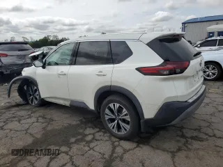 2021 Nissan Rogue SV z VIN 5N1AT3BBXMC836653, wystawiony jako Copart lot #57087435 z przebiegiem 98 514 mil mil oraz Szkoda całkowita • Salvage title. Historia ofert i sprzedaży dostępna na DreamBid. Obrazek 2.