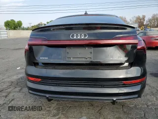2022 Audi e-tron Sportback S line Premium z VIN WA11AAGE8NB022696, wystawiony jako Copart lot #86595464 z przebiegiem 36 024 mil mil oraz Szkoda całkowita • Salvage title. Historia ofert i sprzedaży dostępna na DreamBid. Obrazek 6.