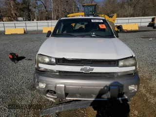 2003 Chevrolet TrailBlazer LTZ with VIN 1GNDT13S832260691, listed as a Copart auction lot 85911284 with 140,993 mi miles and Salvage Title. Bid and sale history available at DreamBid. Image 5.