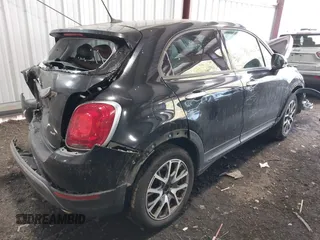 2016 FIAT 500X Trekking Plus z VIN ZFBCFYET4GP343587, wystawiony jako IAAI lot #41439059 z przebiegiem 106 143 mil mil oraz . Historia ofert i sprzedaży dostępna na DreamBid. Obrazek 4.