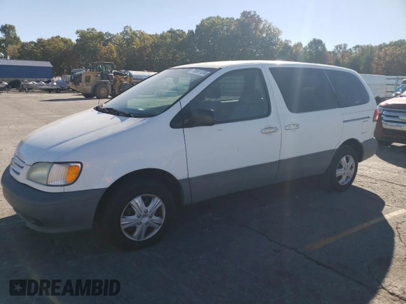 2002 Toyota Sienna LE with VIN 4T3ZF13C22U465170, listed as a Copart auction lot 76561124 with 218,314 mi miles and Clean Title. Bid and sale history available at carsss.com. Image 1.