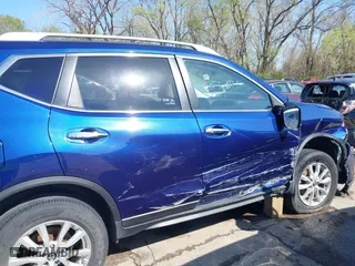 2017 Nissan Rogue SL with VIN JN8AT2MV0HW014068, listed as a IAAI auction lot 41947595 with 107,796 mi miles. Bid and sale history available at carsss.com. Image 6.
