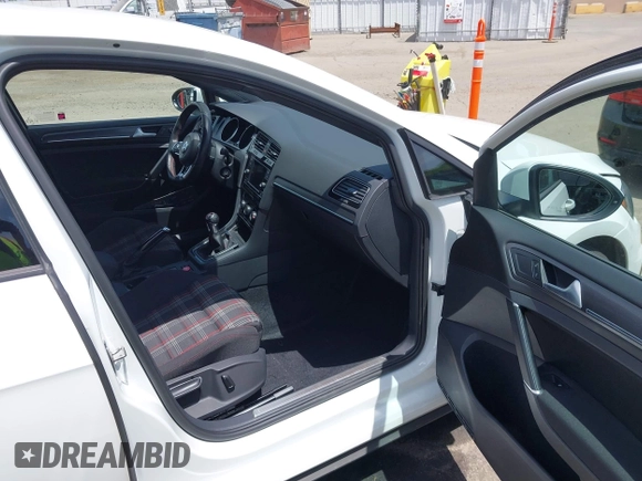 2020 Volkswagen GTI S с VIN 3VW5T7AU6LM016466, выставлен на аукционе IAAI как лот 42271819 с пробегом 37 670 миль миль и . История ставок и продаж доступна на DreamBid. Изображение 5.