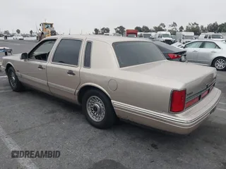 1997 Lincoln Town Car Executive with VIN 1LNLM81W6VY754706, listed as a IAAI auction lot 41375121 with 185,863 mi miles and . Bid and sale history available at DreamBid. Image 3.