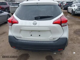 2018 Nissan Kicks SV with VIN 3N1CP5CU6JL500174, listed as a IAAI auction lot 41656916 with 72,809 mi miles. Bid and sale history available at carsss.com. Image 17.