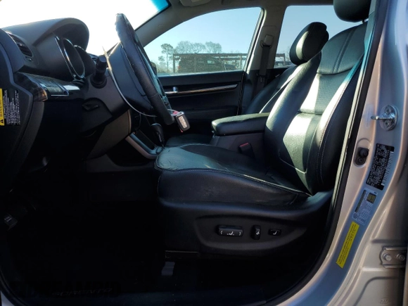 2013 Kia Sorento EX with VIN 5XYKU4A2XDG410888, listed as a Copart auction lot 49243065 with 162,453 mi miles and Salvage Title. Bid and sale history available at carsss.com. Image 7.
