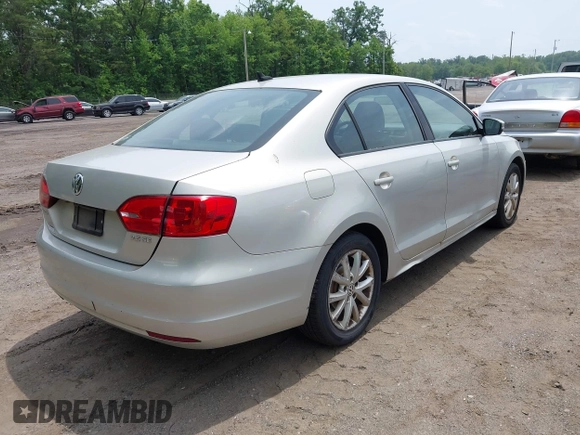 2011 Volkswagen Jetta SE with VIN 3VWDX7AJ0BM367281, listed as a IAAI auction lot 42288075 with 247,916 mi miles and . Bid and sale history available at DreamBid. Image 4.
