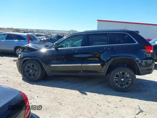 2013 Jeep Grand Cherokee Laredo with VIN 1C4RJFAG2DC643926, listed as a IAAI auction lot 41723575 with 125,048 mi miles. Bid and sale history available at carsss.com. Image 14.