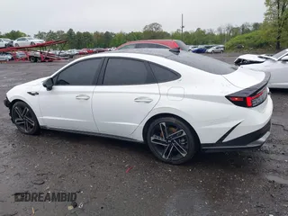 2024 Hyundai Sonata N Line z VIN KMHL54JC4RA350801, wystawiony jako IAAI lot #42180947 z przebiegiem 8933 mil mil oraz . Historia ofert i sprzedaży dostępna na DreamBid. Obrazek 14.