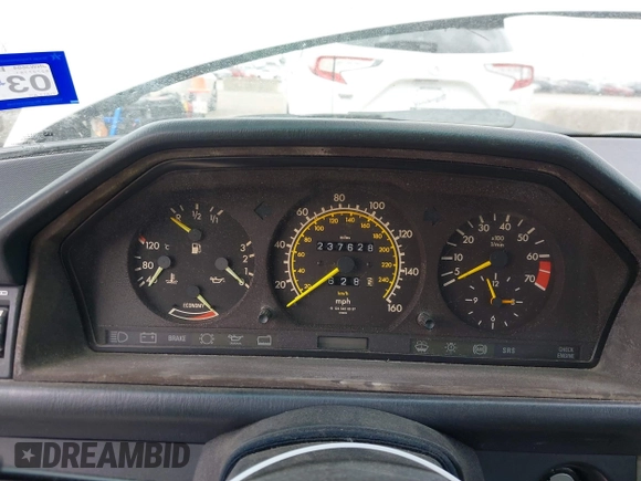 1989 Mercedes-Benz 300 E z VIN WDBEA30D6KB024140, wystawiony jako IAAI lot #41332894 z przebiegiem 237 628 mil mil oraz . Historia ofert i sprzedaży dostępna na DreamBid. Obrazek 7.