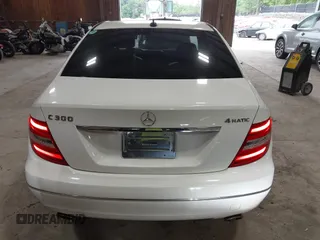 2013 Mercedes-Benz C 300 Sport с VIN WDDGF8AB3DA859410, выставлен на аукционе IAAI как лот 42522407 с пробегом 110 502 миль миль и . История ставок и продаж доступна на DreamBid. Изображение 16.