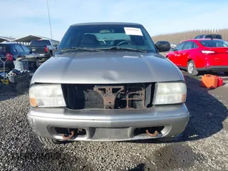 2004 GMC Sonoma SLS with VIN 1GTDT13X94K114290, listed as a IAAI auction lot 41361441 with 1 mi miles. Bid and sale history available at carsss.com. Image 11.