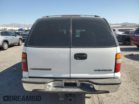 2001 Chevrolet Suburban LS with VIN 3GNEC16T81G222813, listed as a Copart auction lot 57213525 with 289,901 mi miles and Salvage title. Bid and sale history available at DreamBid. Image 6.
