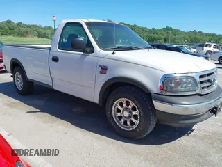 2002 Ford F-150 XL z VIN 1FTRF17W82KC70168, wystawiony jako IAAI lot #42271565 z przebiegiem Nie podano mil oraz . Historia ofert i sprzedaży dostępna na DreamBid. Obrazek 1.