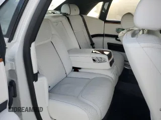 2020 Rolls-Royce Ghost z VIN SCAFK4C02LU201085, wystawiony jako Copart lot #79841764 z przebiegiem 14 001 mil mil oraz Szkody całkowita. Historia ofert i sprzedaży dostępna na DreamBid. Obrazek 10.