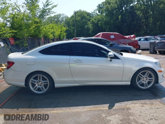 2014 Mercedes-Benz C 250 with VIN WDDGJ4HB9EG186697, listed as a IAAI auction lot 42447765 with 99,700 mi miles and . Bid and sale history available at DreamBid. Image 13.