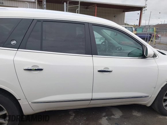 2015 Buick Enclave Leather with VIN 5GAKVBKD0FJ111979, listed as a IAAI auction lot 40579138 with 171,403 mi miles and . Bid and sale history available at carsss.com. Image 13.