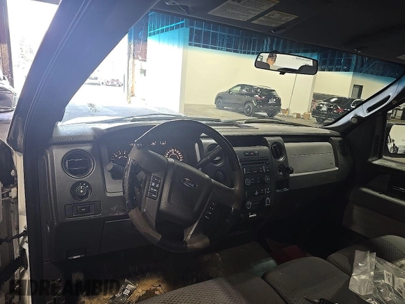 2013 Ford F-150 XL с VIN 1FTFX1EF1DKE89253, выставлен на аукционе IAAI как лот 42575807 с пробегом 211 037 миль миль и . История ставок и продаж доступна на DreamBid. Изображение 33.