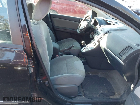 2011 Nissan Sentra 2.0 z VIN 3N1AB6AP0BL656866, wystawiony jako IAAI lot #41432214 z przebiegiem 166 537 mil mil oraz . Historia ofert i sprzedaży dostępna na DreamBid. Obrazek 5.