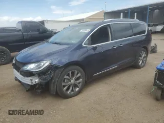 2018 Chrysler Pacifica Limited z VIN 2C4RC1GGXJR288916, wystawiony jako Copart lot #55086605 z przebiegiem 102 171 mil mil oraz Szkody całkowita. Historia ofert i sprzedaży dostępna na DreamBid. Obrazek 1.