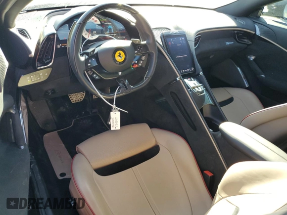 2022 Ferrari Roma z VIN ZFF98RNA5N0269013, wystawiony jako Copart lot #44682265 z przebiegiem 4360 mil mil oraz Nie do naprawy. Historia ofert i sprzedaży dostępna na DreamBid. Obrazek 8.